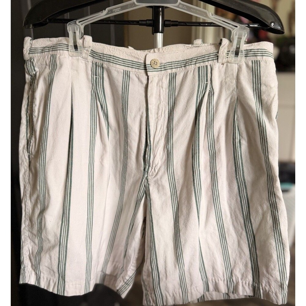 Vintage Jantzen Men’s 100 % Cotton Pleated Golf Shorts Green Pin Strips SZ 38